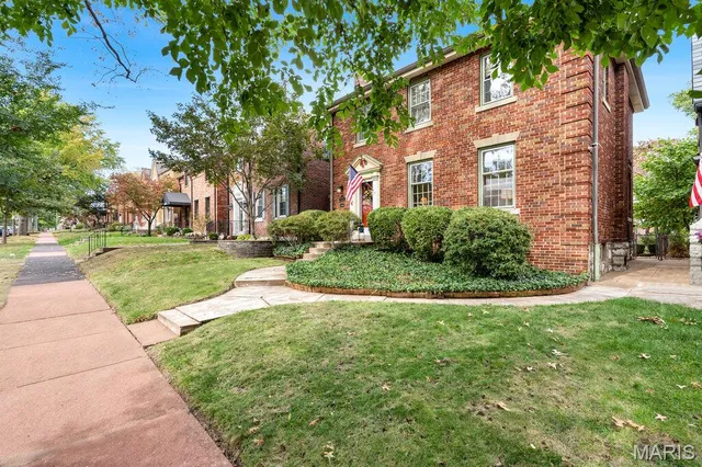 $474,900 | 6451 Devonshire Avenue, St. Louis, MO 63109