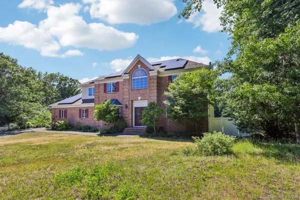 $1,259,000 | 4 Penn Court, East Setauket, NY 11733