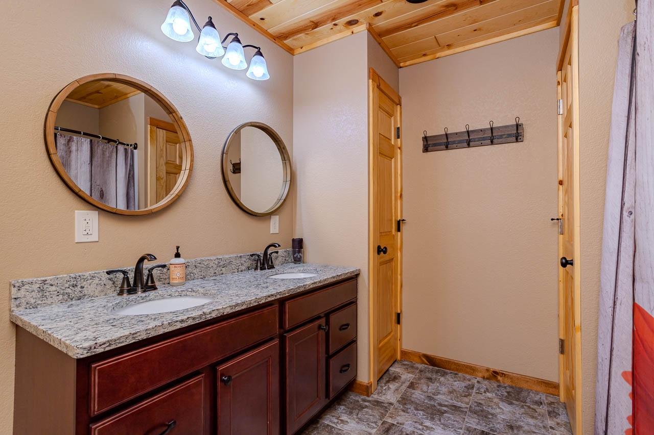 4387 Double Oaks Trail Rhinelander, WI 54501 - Photo 34 of 59 Gallery Image 34