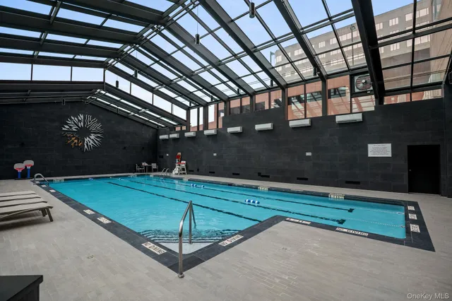 $2,650 | 4 Martine Avenue, Unit PH118, White Plains, NY 10606