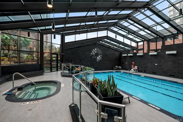 $2,650 | 4 Martine Avenue, Unit PH118, White Plains, NY 10606