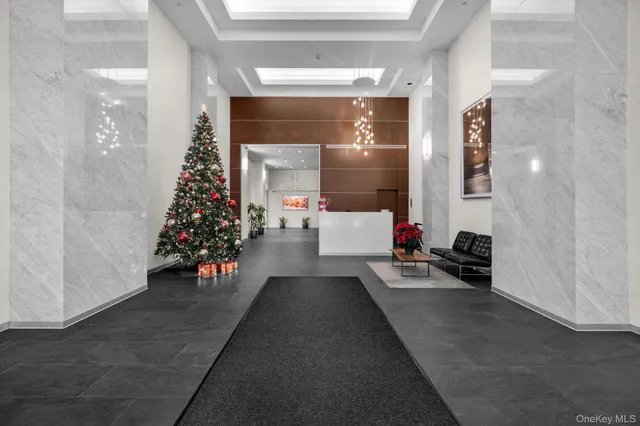 $2,650 | 4 Martine Avenue, Unit PH118, White Plains, NY 10606