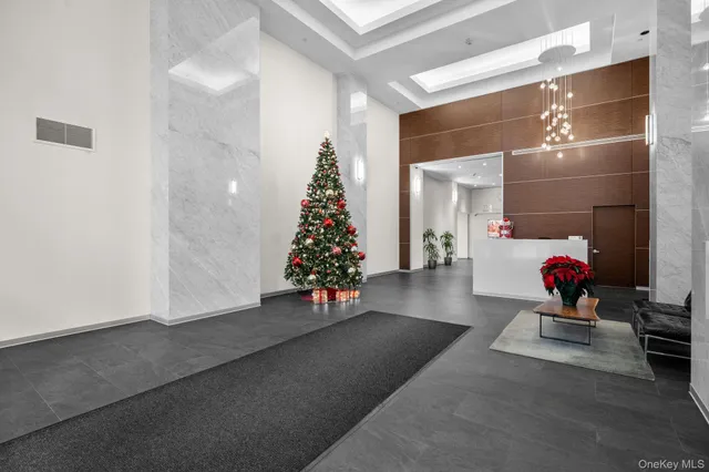 $2,650 | 4 Martine Avenue, Unit PH118, White Plains, NY 10606