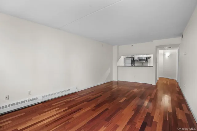 $2,650 | 4 Martine Avenue, Unit PH118, White Plains, NY 10606