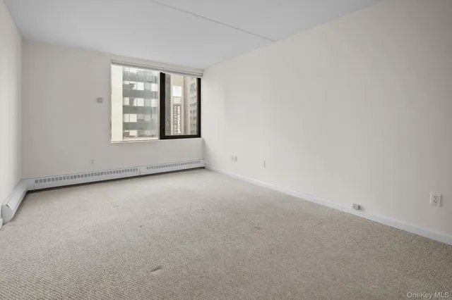 $2,650 | 4 Martine Avenue, Unit PH118, White Plains, NY 10606