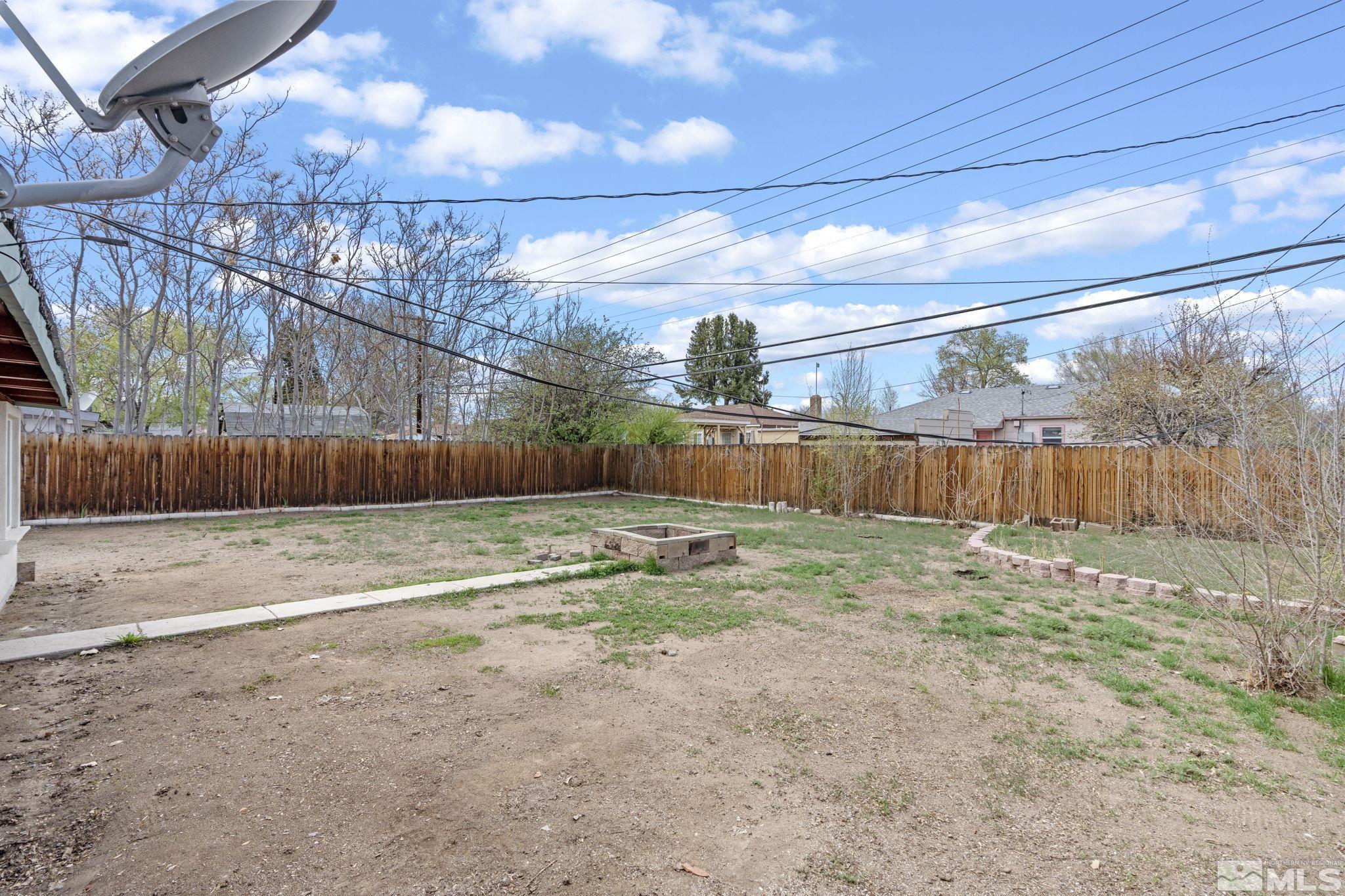 320 M Street Sparks, NV 89431 - Photo 28 of 32 a backyard of a house