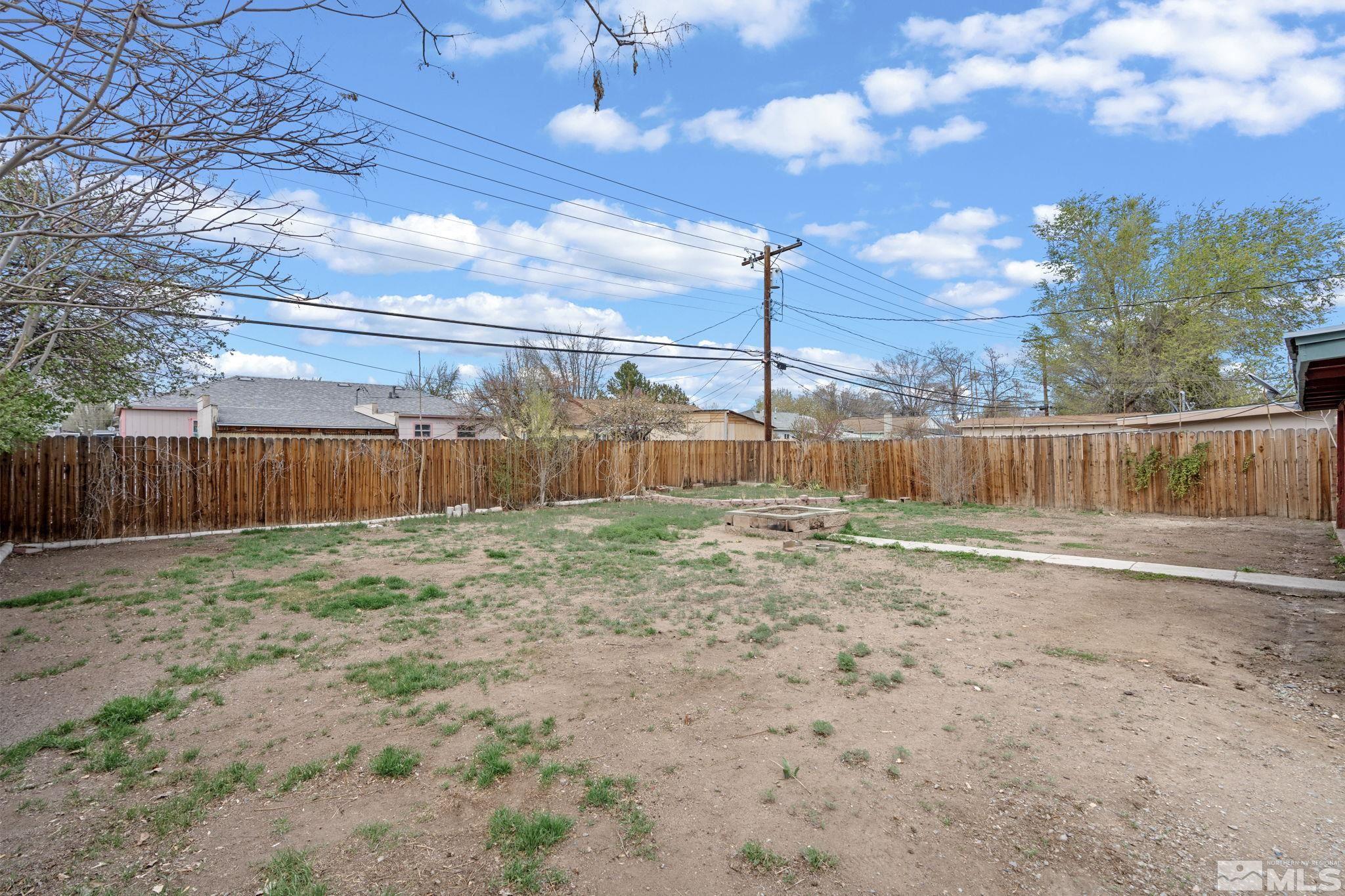320 M Street Sparks, NV 89431 - Photo 29 of 32 a backyard of a house