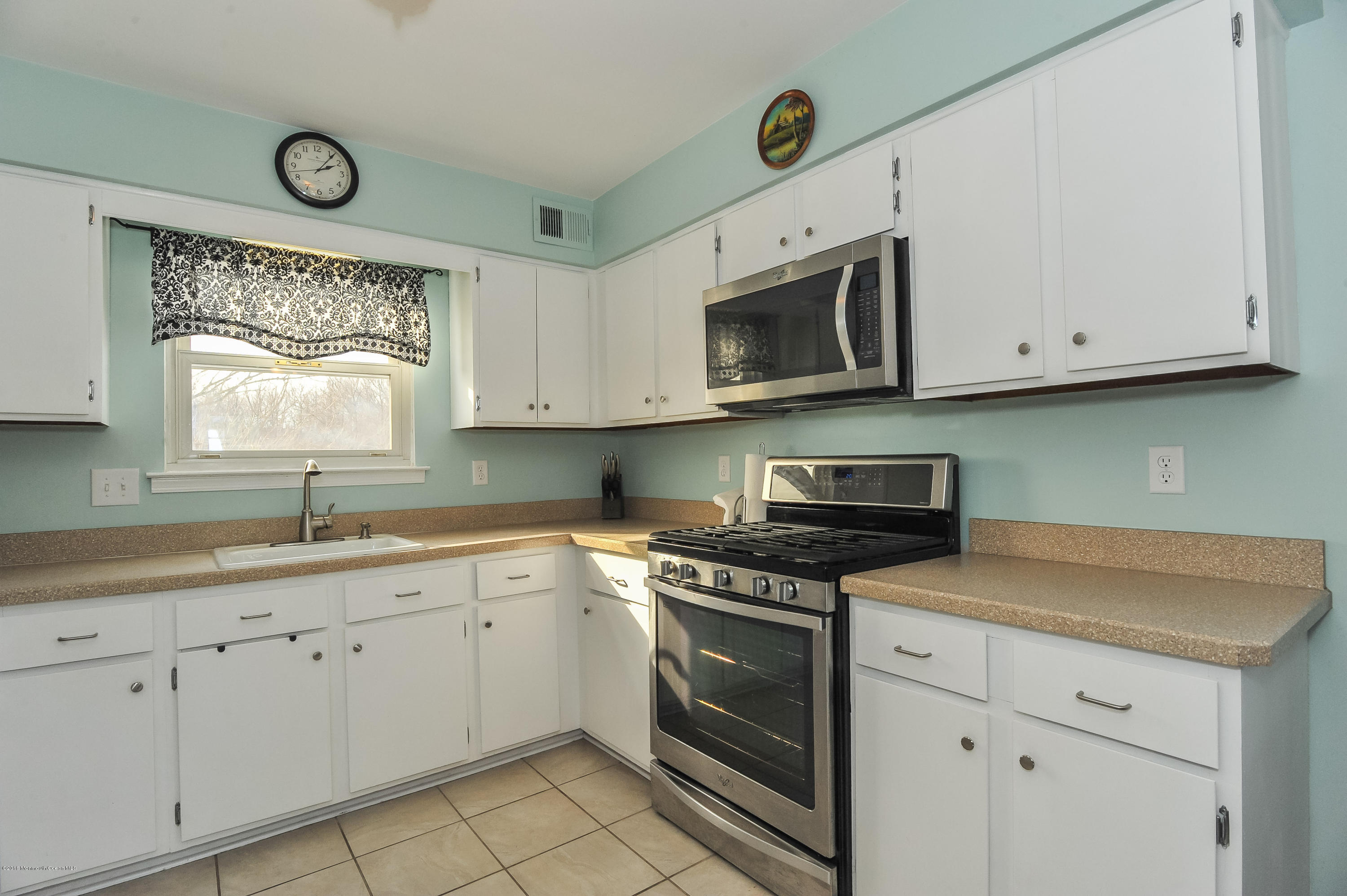 42 Hedgewood Road Howell, NJ 07731 - Photo 17 of 37 DSC_0781-19