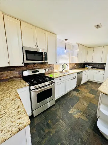 $3,950 | 1902 Karen Avenue, Austin, TX 78757