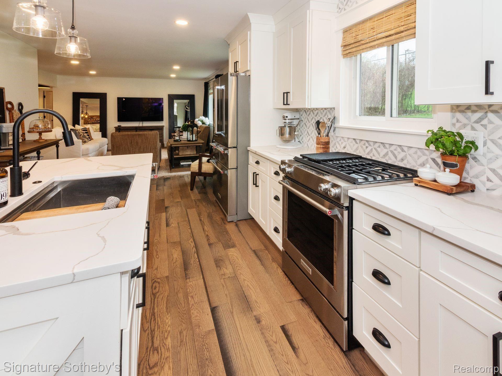 2682 Peterboro Road West Bloomfield, MI 48323 - Photo 18 of 46 18.jpg