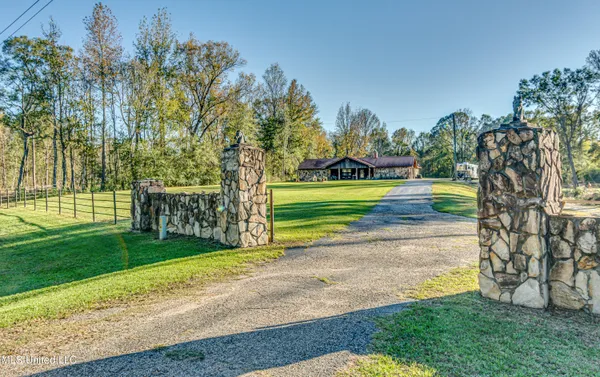 $750,000 | 18170 Highway 28, Taylorsville, MS 39168
