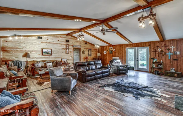 $750,000 | 18170 Highway 28, Taylorsville, MS 39168