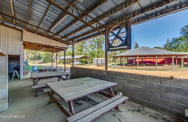 $750,000 | 18170 Highway 28, Taylorsville, MS 39168