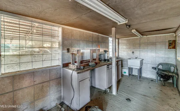 $750,000 | 18170 Highway 28, Taylorsville, MS 39168