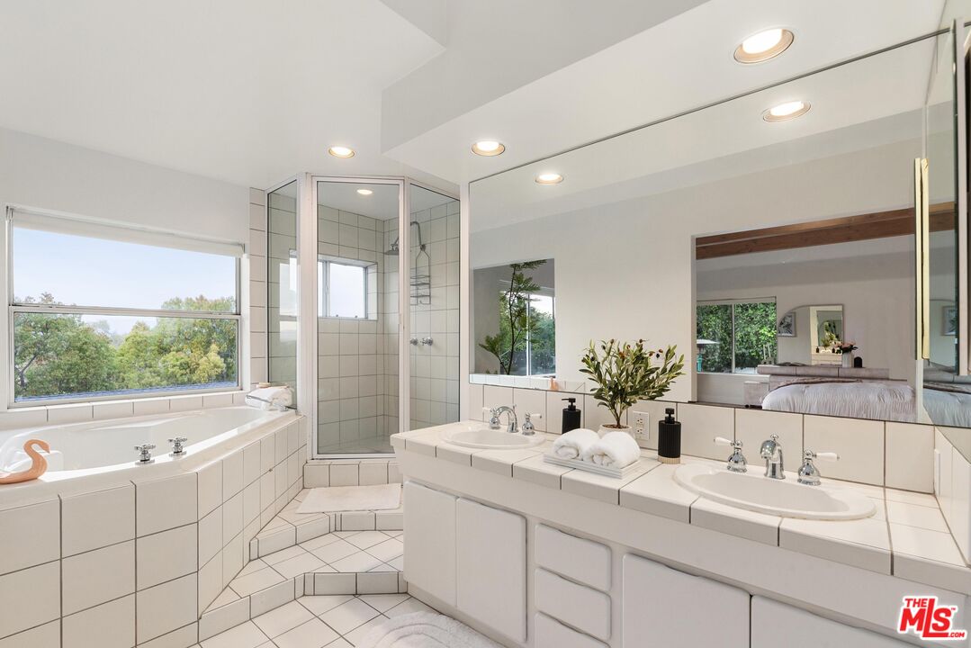 4041 Davana Road Sherman Oaks, CA 91423 - Photo 15 of 28