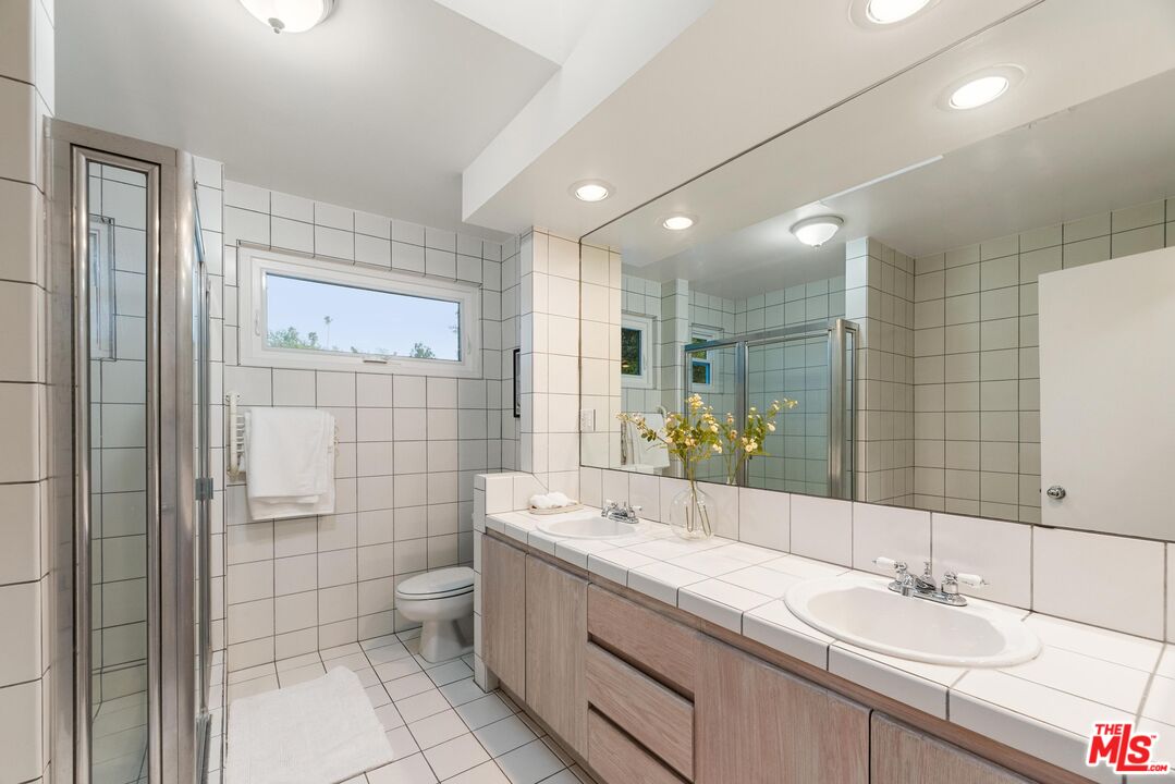 4041 Davana Road Sherman Oaks, CA 91423 - Photo 18 of 28