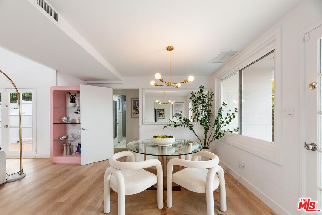 4041 Davana Road Sherman Oaks, CA 91423 - Photo 6 of 28