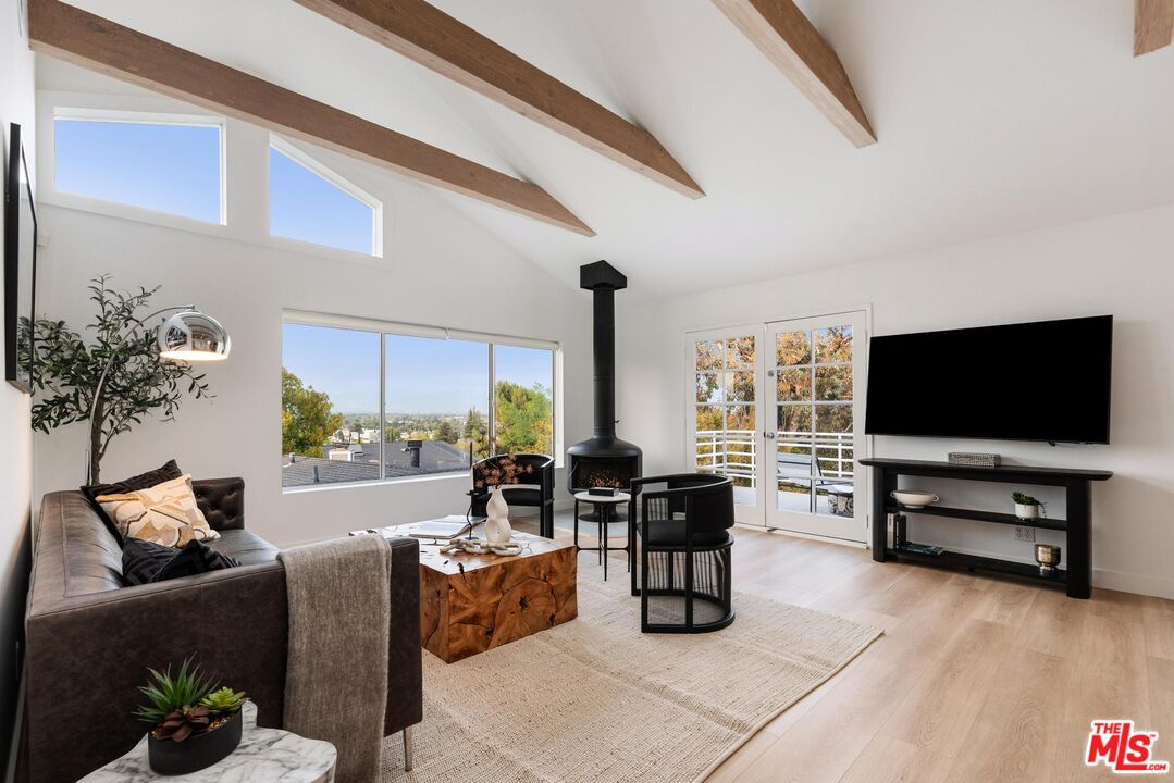 4041 Davana Road Sherman Oaks, CA 91423 - Photo 9 of 28
