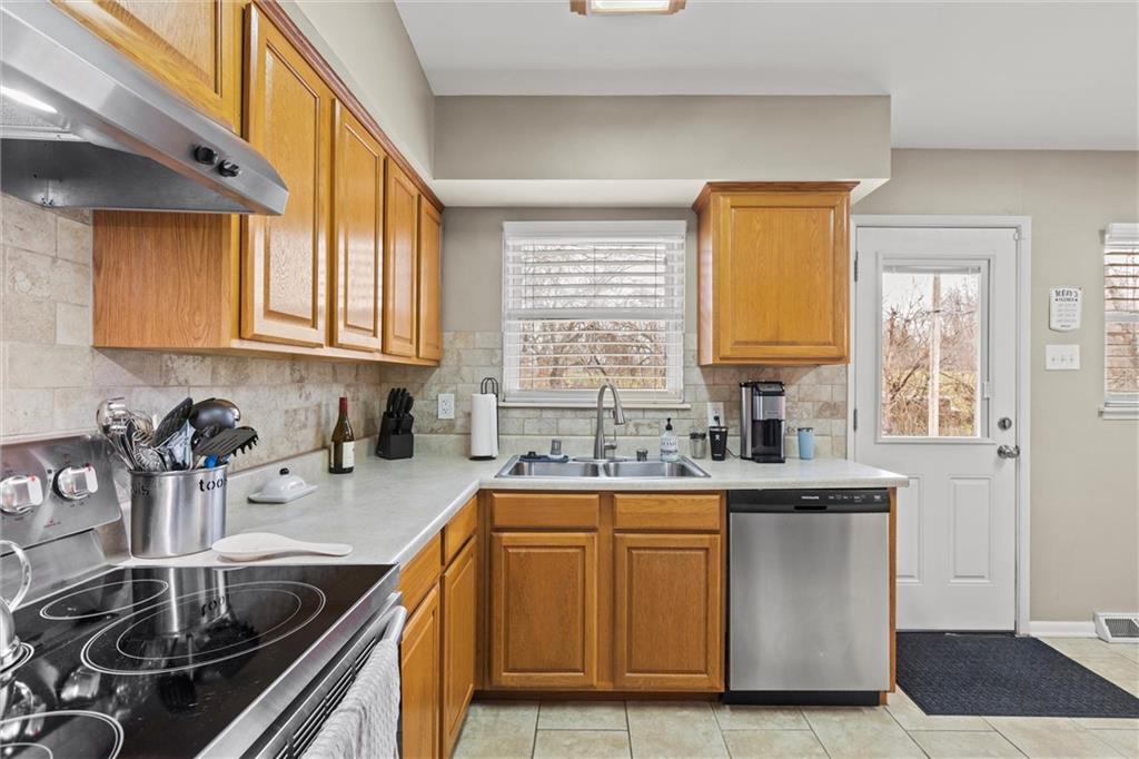 809 Cimmarron Trail Belton, MO 64012 - Photo 11 of 29