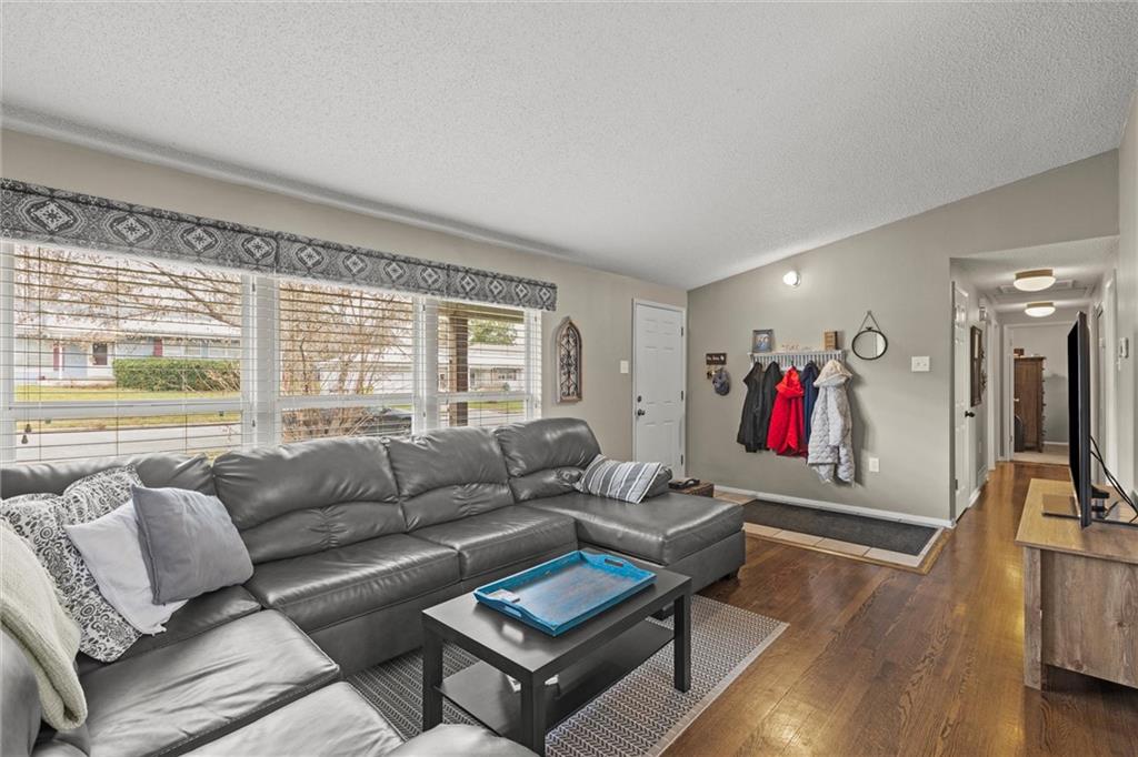 809 Cimmarron Trail Belton, MO 64012 - Photo 6 of 29