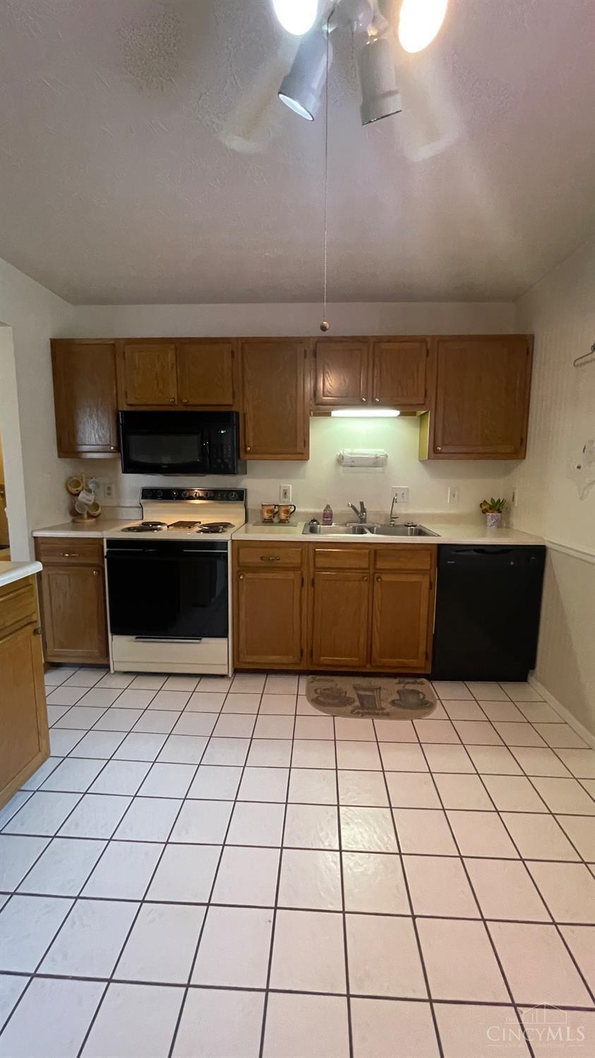 3947 School Section Road, Unit 26 Cincinnati, OH 45211 - Photo 14 of 43