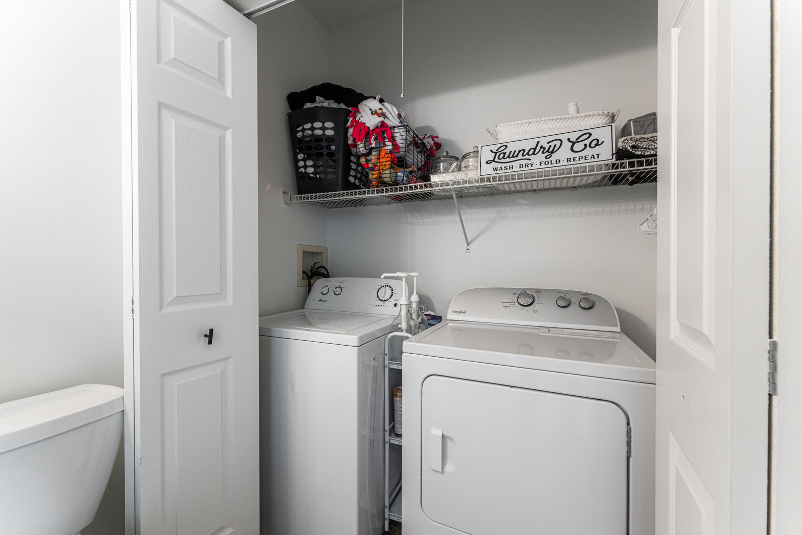 2117 Frantum Road Sycamore, IL 60178 - Photo 10 of 24 a utility room with dryer and washer