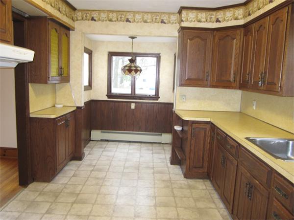 178 Russell Street Springfield, MA 01104 - Photo 4 of 30