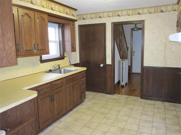 178 Russell Street Springfield, MA 01104 - Photo 5 of 30