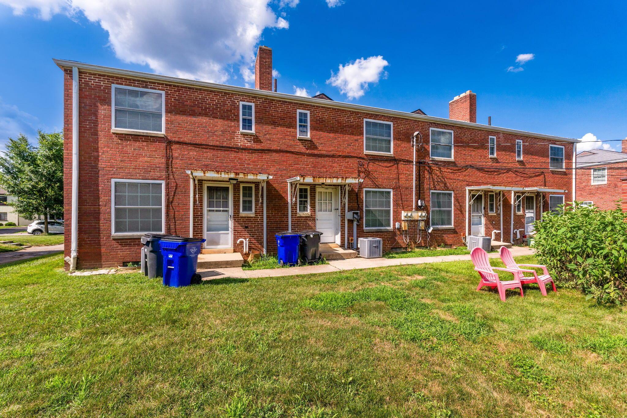 2043 Ridgeview Road Columbus, OH 43221 - Photo 13 of 25 2043-2049 Ridgeview (Exterior)-11