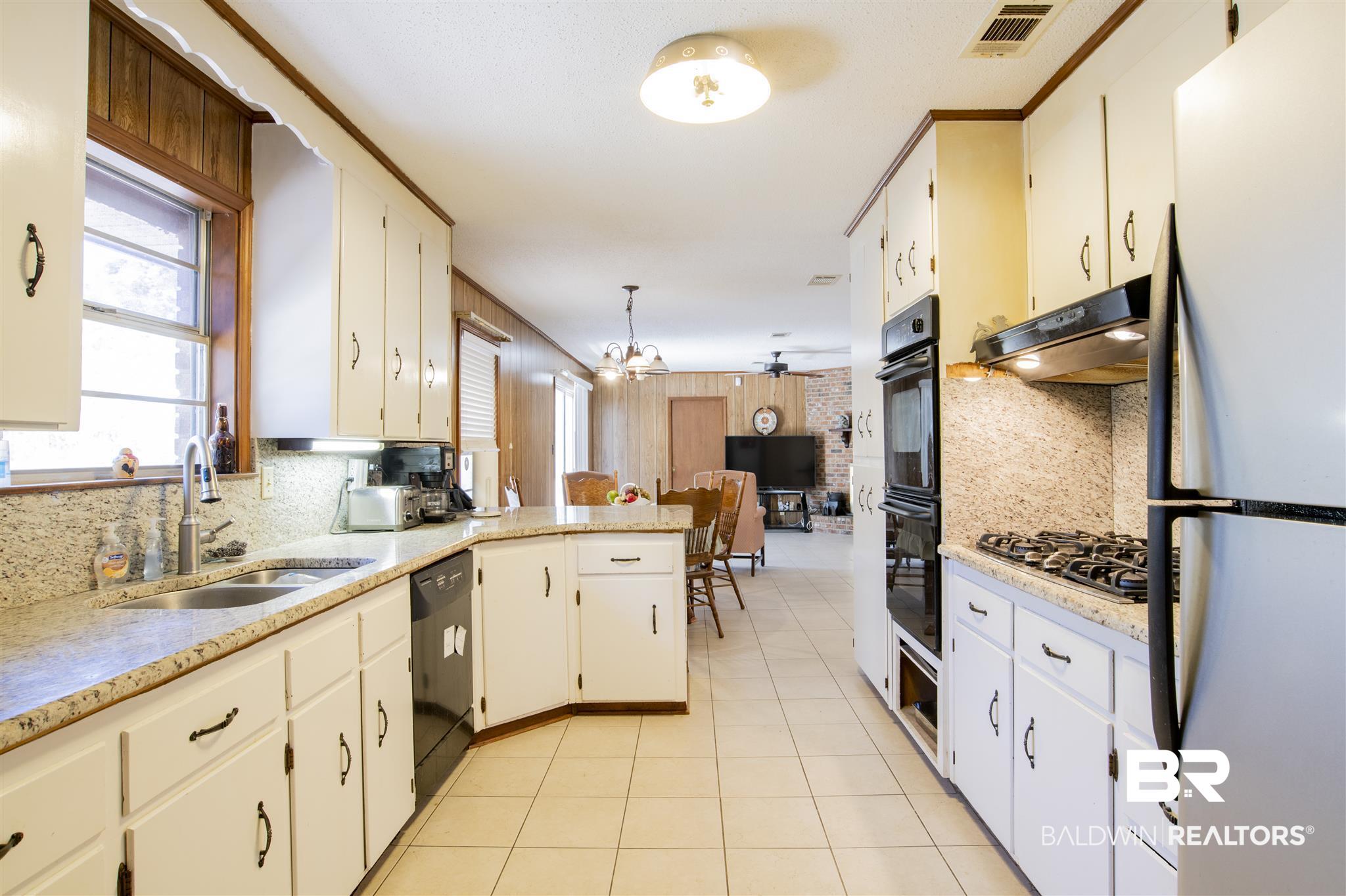 10645 Kenneth Lee Lane Elberta, AL 36530 - Photo 15 of 33