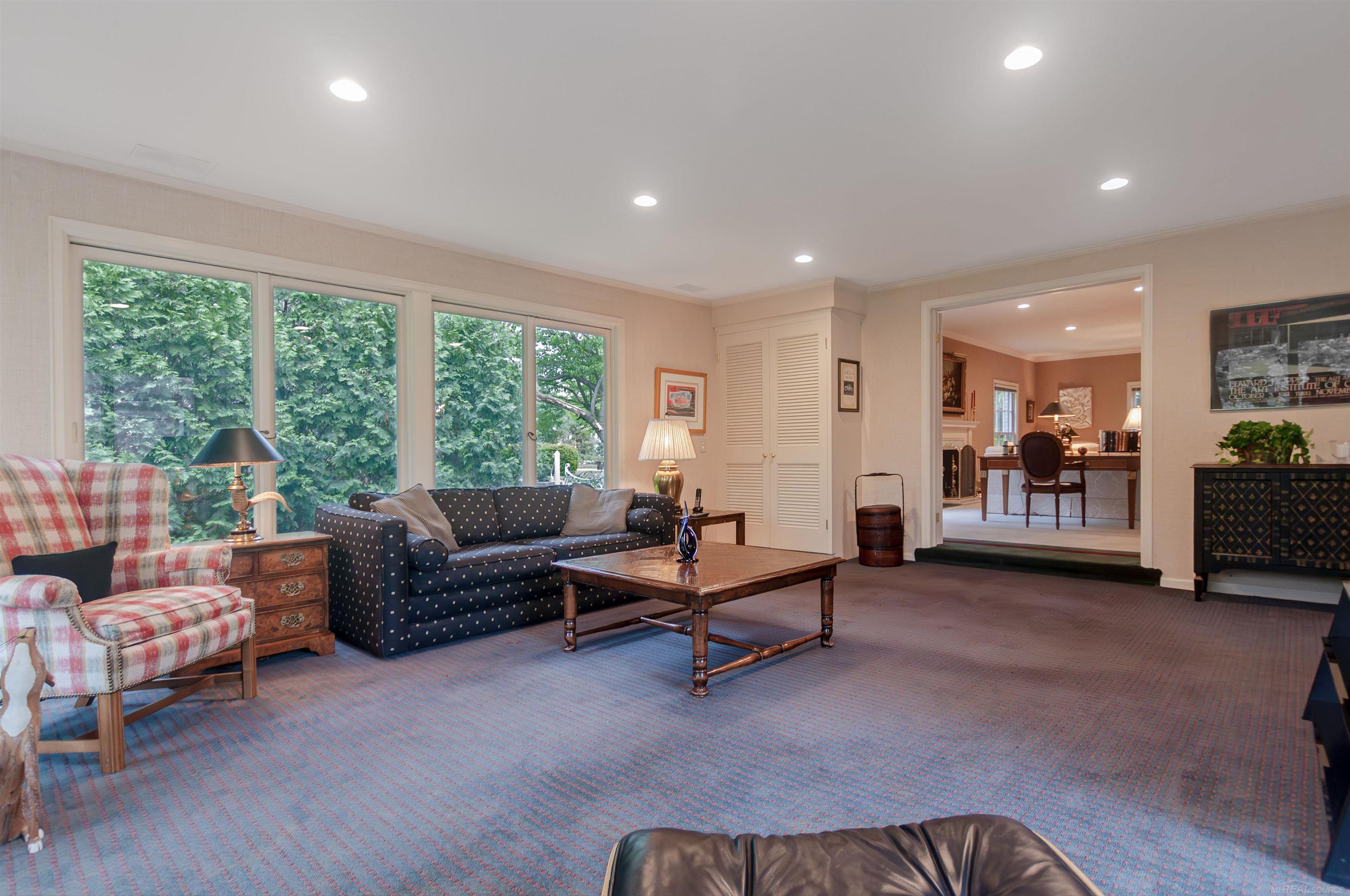 570 Oxford Road Grosse Pointe Woods, MI 48236 - Photo 17 of 99