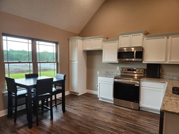 $379,900 | 2902 Vly Farms Drive, Christiana, TN 37037