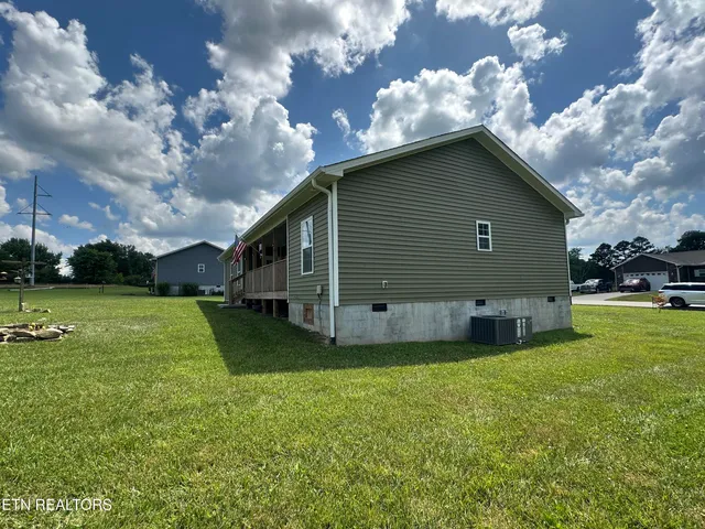$329,000 | 101 Maca Ridge Circle, Clarkrange, TN 38553