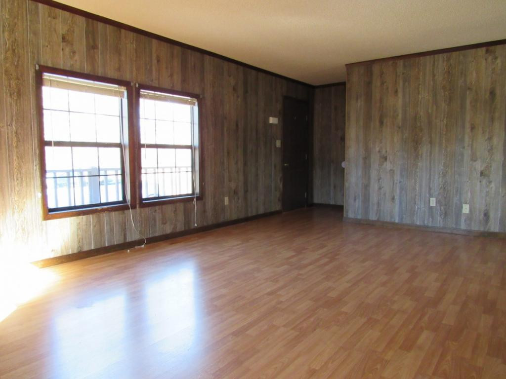 60 Snake Road Mosheim, TN 37818 - Photo 7 of 26 Living Room