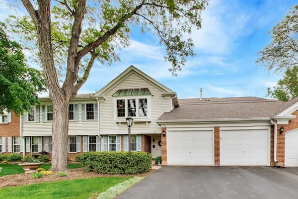 $355,000 | 592 Edinburgh Lane, Unit B, Prospect Heights, IL 60070
