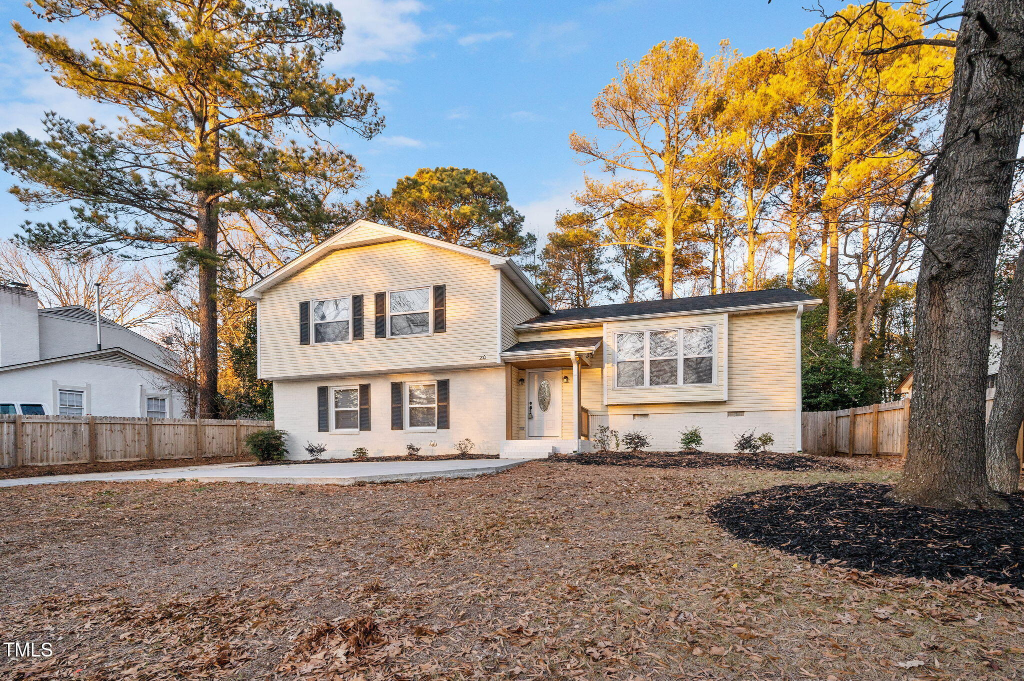 20 Lynn Road Raleigh, NC 27609 - Photo 2 of 32 20 Lynn Road Raleigh_JRKnowles_Photograp