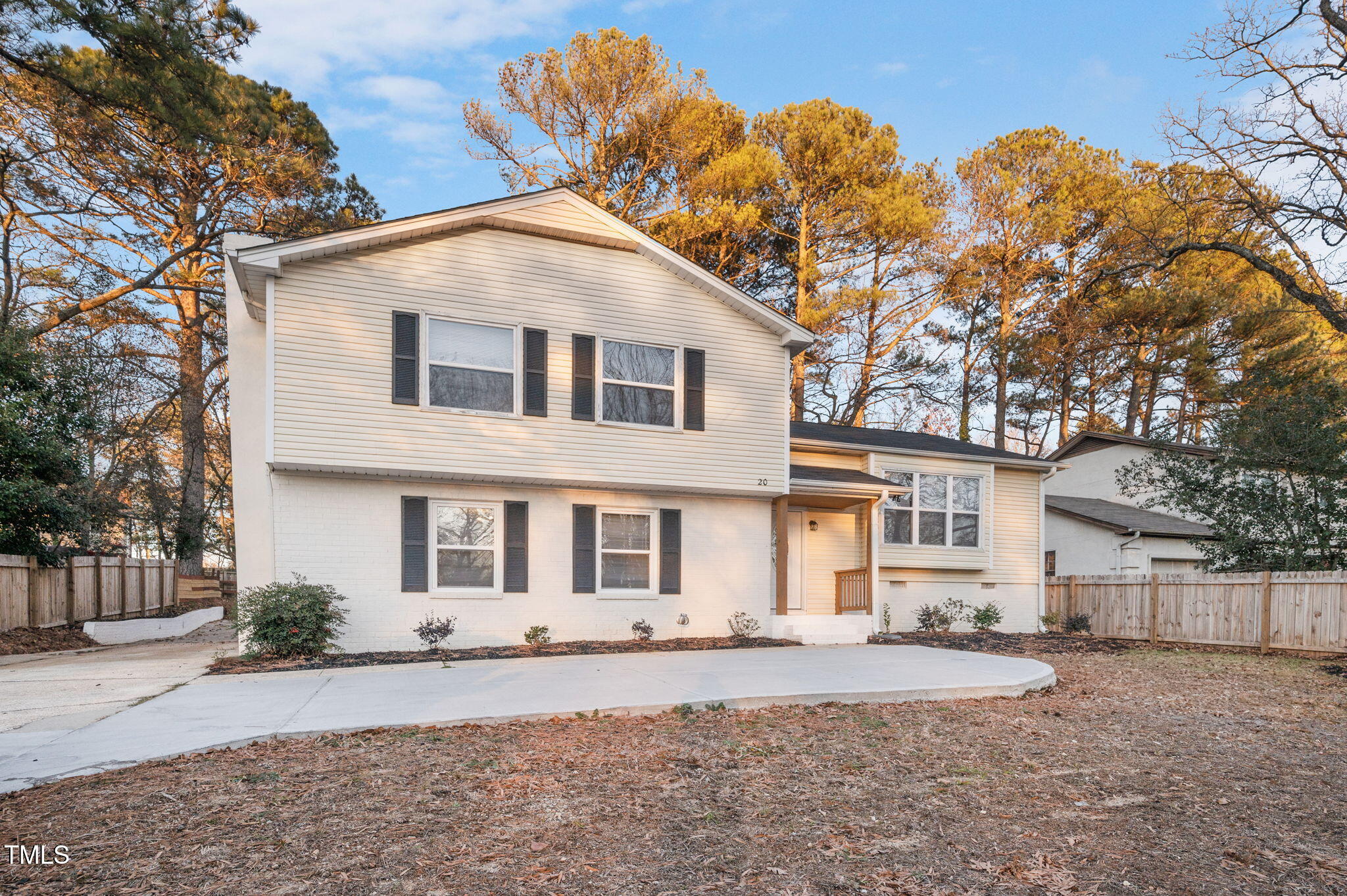 20 Lynn Road Raleigh, NC 27609 - Photo 3 of 32 20 Lynn Road Raleigh_JRKnowles_Photograp