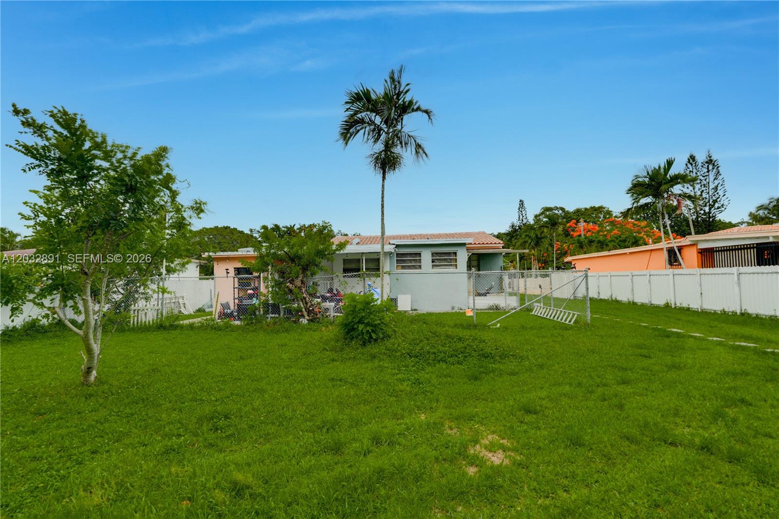 5860 Southwest 19th Street Miami, FL 33155 - Photo 10 of 15