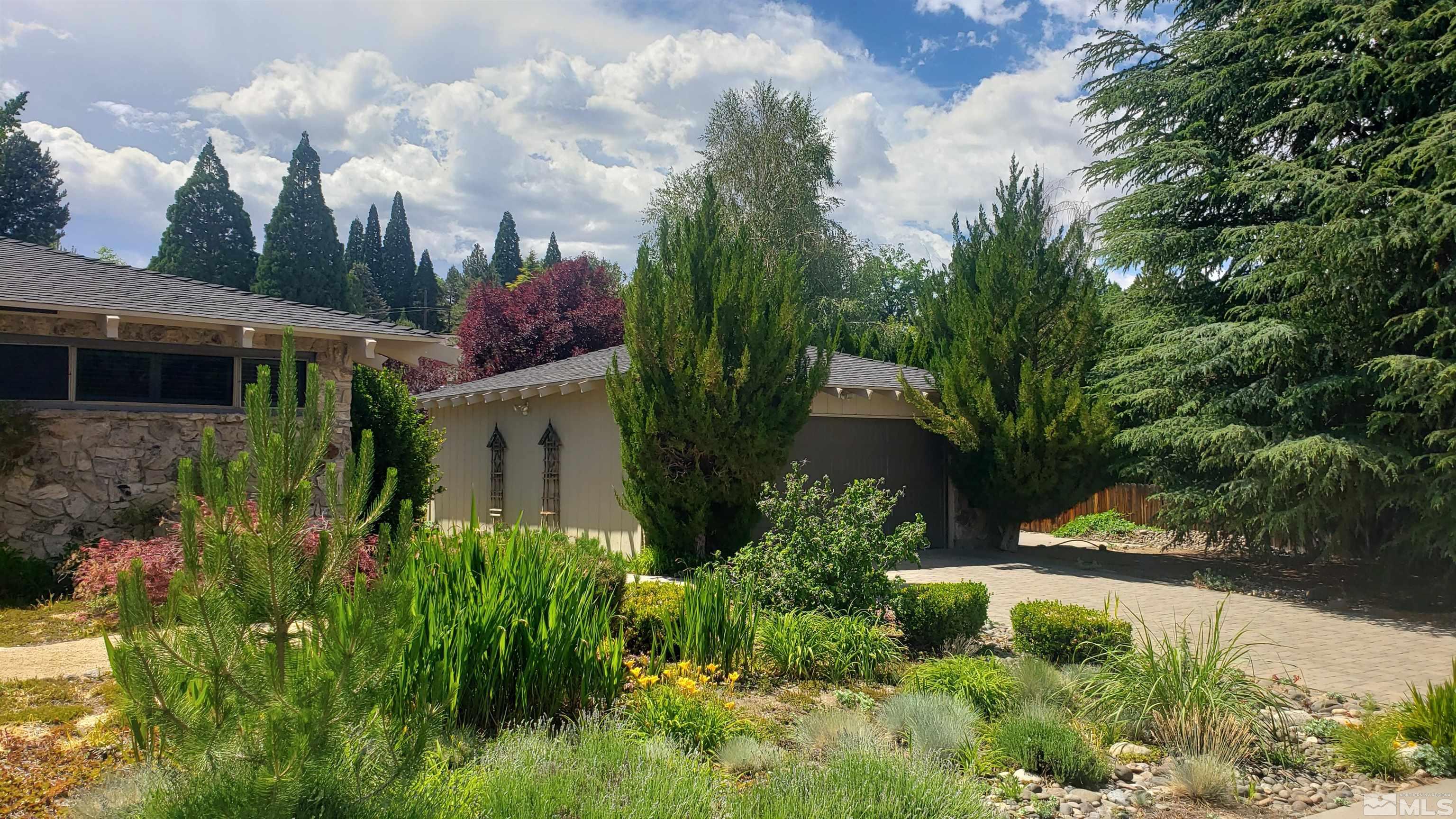 2085 Dant Boulevard Reno, NV 89509 - Photo 8 of 40 Photo 8