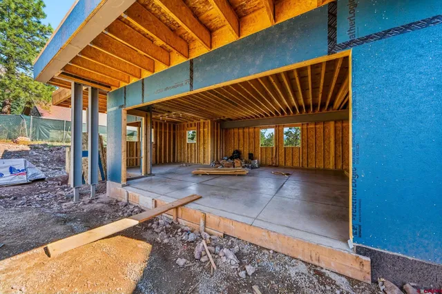 a porch with view of outdoor space