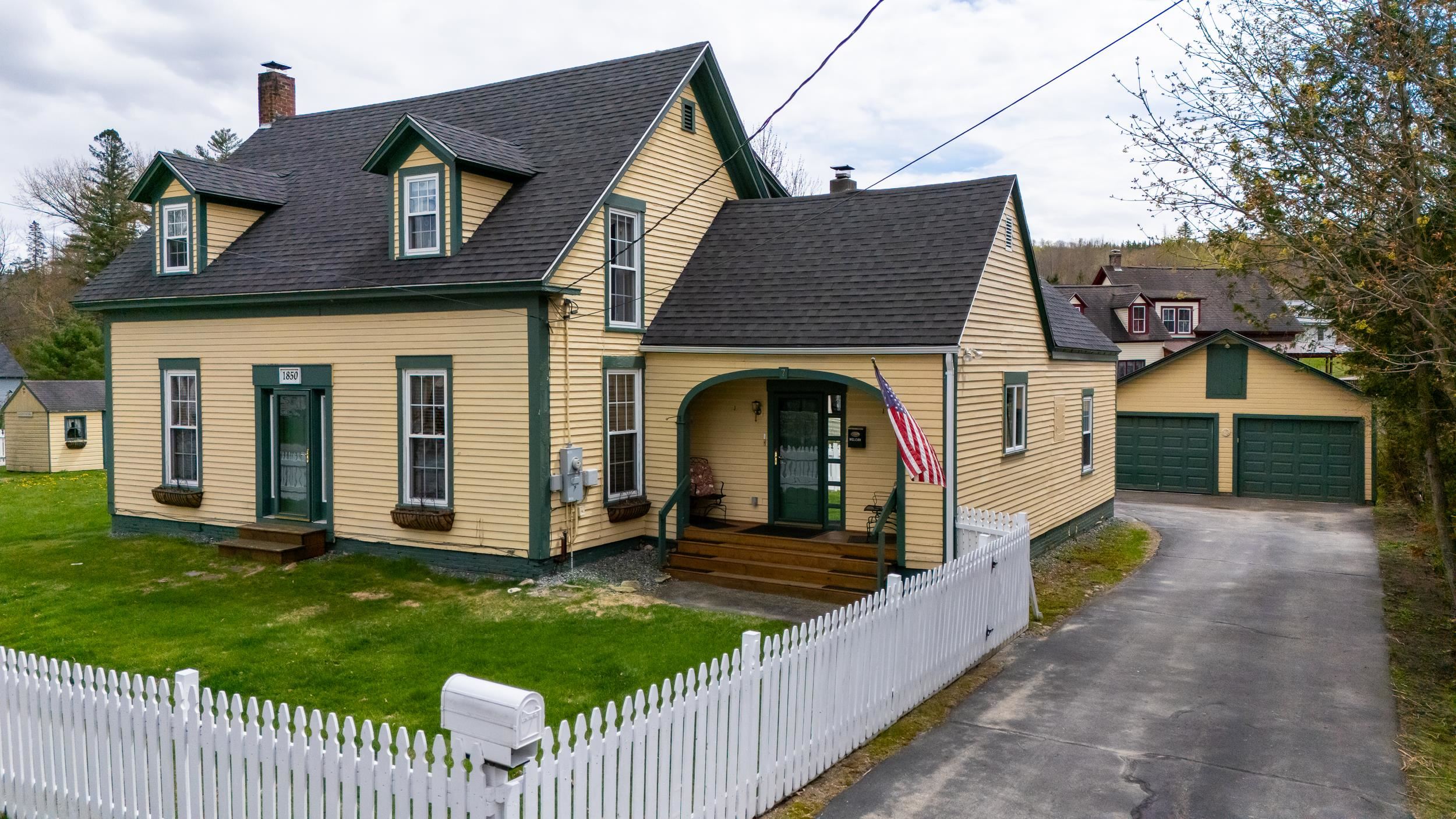 7 Pleasant Street Lancaster, NH 03584 - Photo 1 of 51