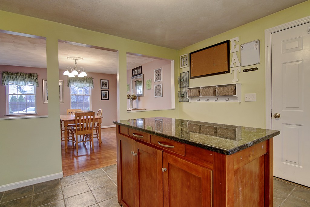 179 Lonsdale Farm Road Cumberland, RI 02864 - Photo 18 of 30 Gallery Image 18