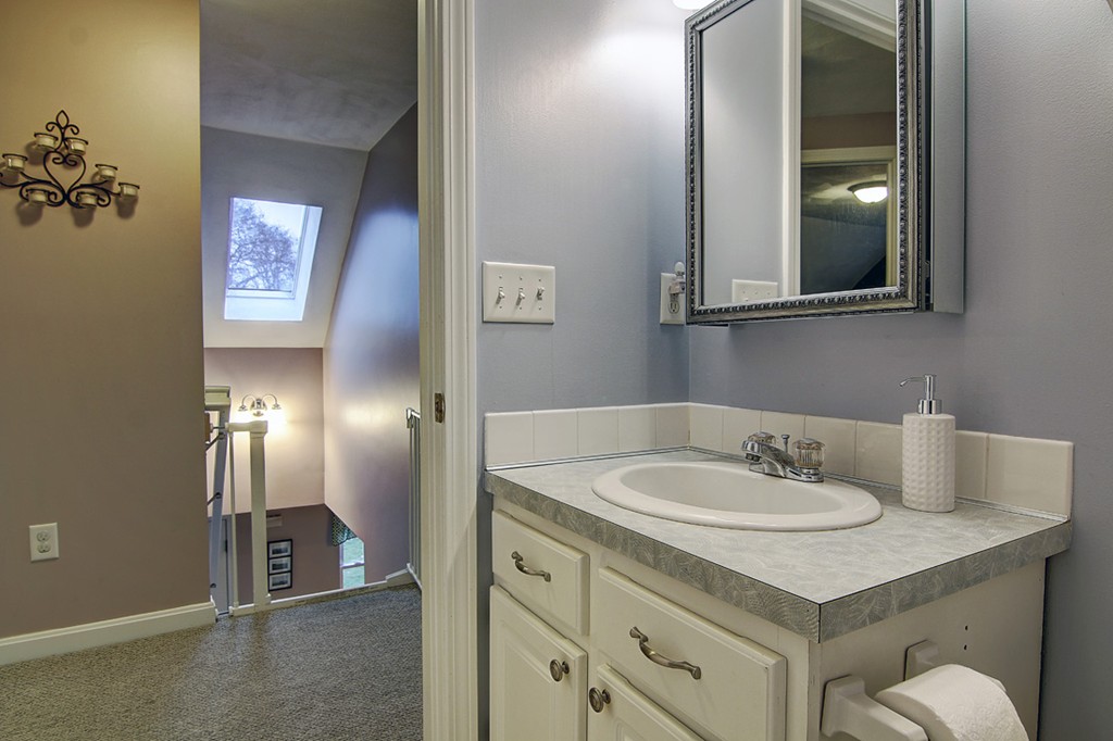 179 Lonsdale Farm Road Cumberland, RI 02864 - Photo 26 of 30 Gallery Image 26