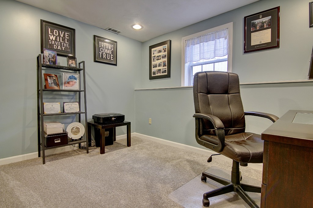 179 Lonsdale Farm Road Cumberland, RI 02864 - Photo 28 of 30 Gallery Image 28