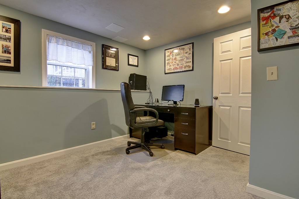 179 Lonsdale Farm Road Cumberland, RI 02864 - Photo 29 of 30 Gallery Image 29