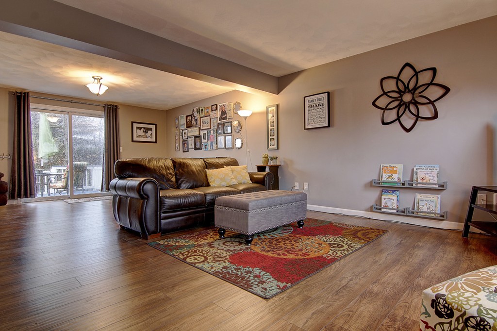 179 Lonsdale Farm Road Cumberland, RI 02864 - Photo 3 of 30 Gallery Image 3