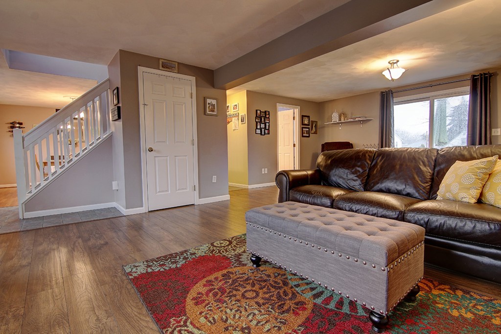 179 Lonsdale Farm Road Cumberland, RI 02864 - Photo 5 of 30 Gallery Image 5