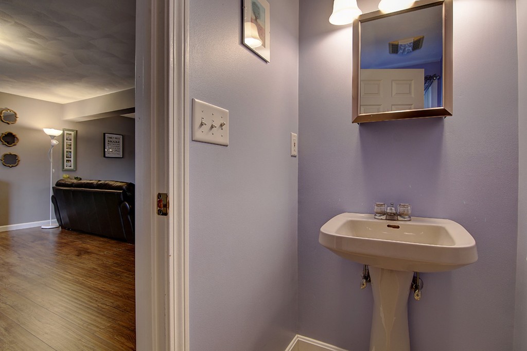 179 Lonsdale Farm Road Cumberland, RI 02864 - Photo 10 of 30 Gallery Image 10