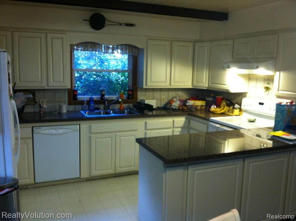 2092 Farnsworth Road Lapeer, MI 48446 - Photo 9 of 12