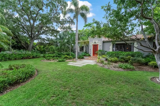 a view of a garden with plants
